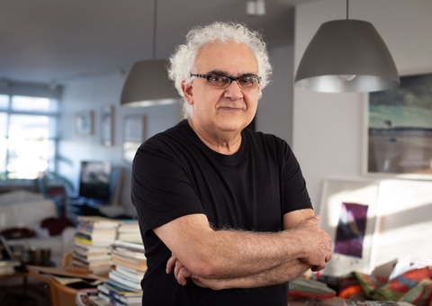 Com entrada gratuita, bate-papo aborda 'Dois Irmãos' com Milton Hatoum neste sábado