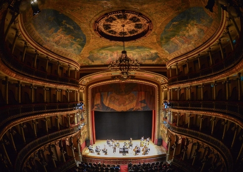Dança, música e toada marcam programação de março no Teatro Amazonas