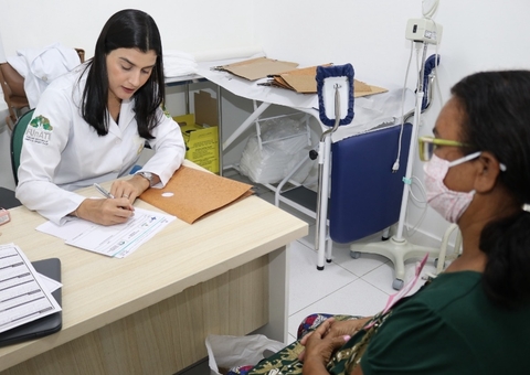 Ginecologista alerta sobre importância do exame preventivo após a menopausa