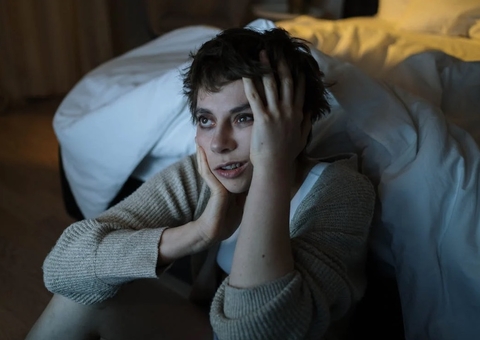 Pesquisa revela que insônia é mais comum em mulheres; veja dicas para melhorar o sono