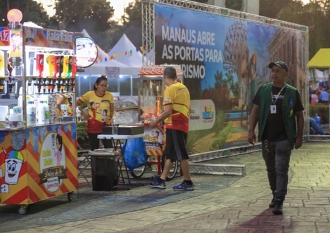 Feira Folclórica conta com danças típicas e gastronomia em Manaus