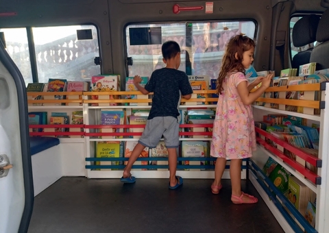 Programa 'Mania de Ler' tem programação voltada a Libras no Largo São Sebastião