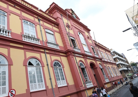 Biblioteca Pública promove evento para troca de livros em Manaus