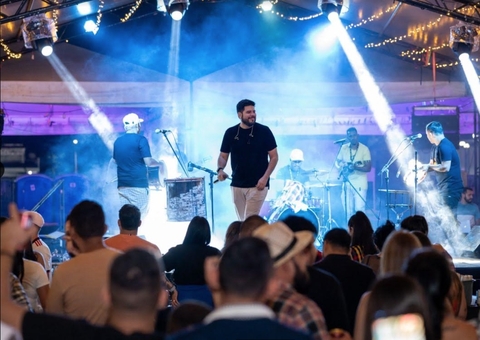  Grupo Estrelas e Loka Tentação agitam Pagode do Decreto neste domingo em Manaus