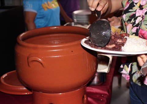 Feijoada beneficente do NACER em prol de famílias em risco social acontece hoje em Manaus
