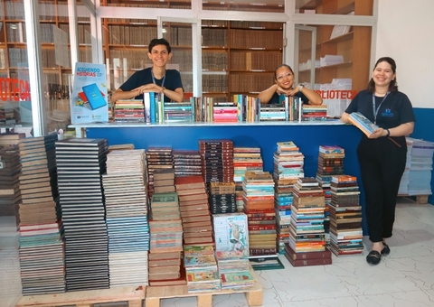 Projeto literário 'Acolhendo Histórias' arrecada mais de 3 mil livros em Manaus