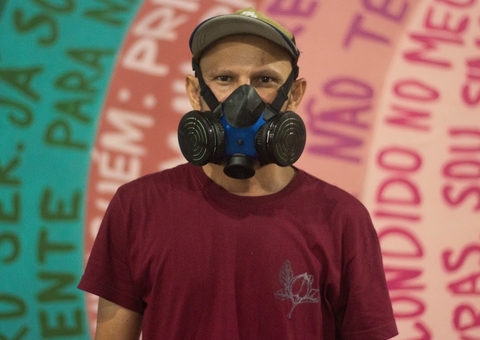 Artista homenageia Thiago de Mello, Rui Machado e Márcia Siqueira em painéis de graffiti em Manaus