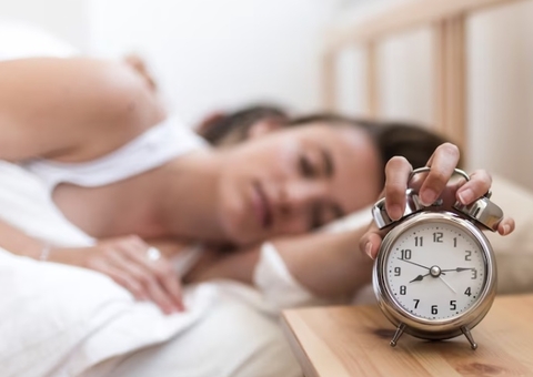 Especialistas em sono dão 10 dicas para acordar cedo sem dificuldades
