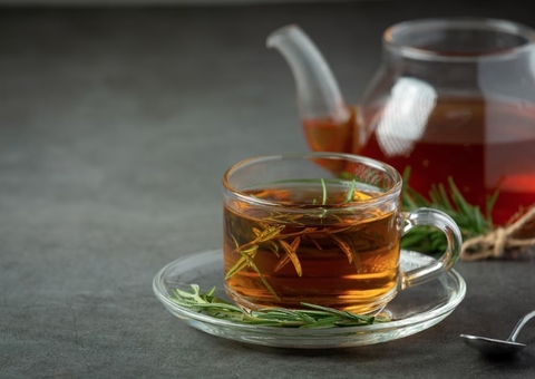 Conheça chás que ajudam a levantar o astral, emagrecer e aliviar a ansiedade