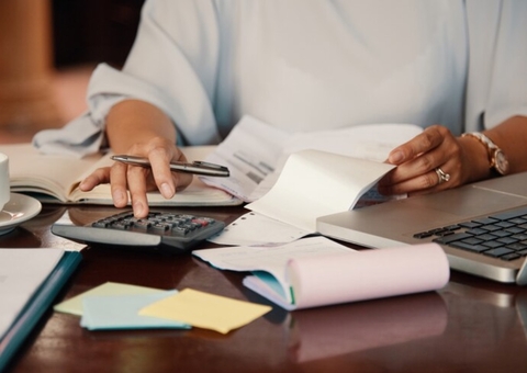 Como funciona o Desenrola Brasil? Saiba como participar e quitar dívidas