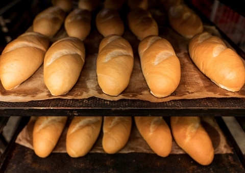 É possível emagrecer sem parar de comer pão? Veja 8 dicas