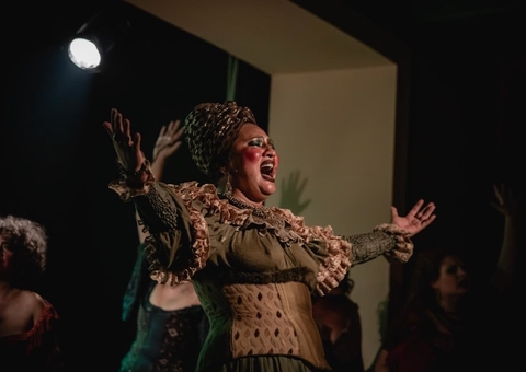 Teatro Gebes Medeiros recebe ‘Cabaré Chinelo’ nesta quinta em Manaus