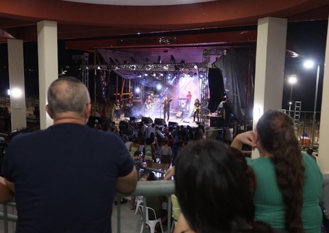 Bandas Official 80 e Critical Age celebram aniversário com shows na Casa de Praia Zezinho Corrêa