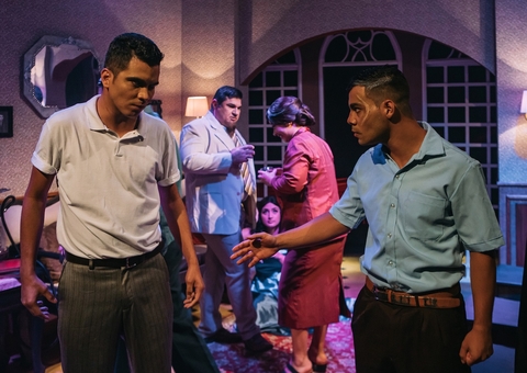 Sucesso em Manaus, 'Dois Irmãos' concorre em 4 categorias de prêmio nacional de Teatro