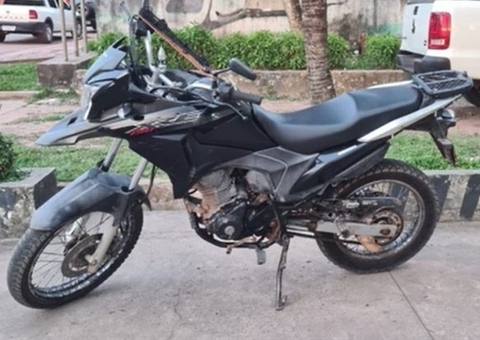 Guarda Municipal é preso suspeito de guardar rifle e moto roubada em casa no Amazonas