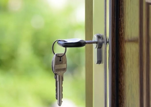 Prorrogada lei que suspende despejos durante a pandemia de Covid-19