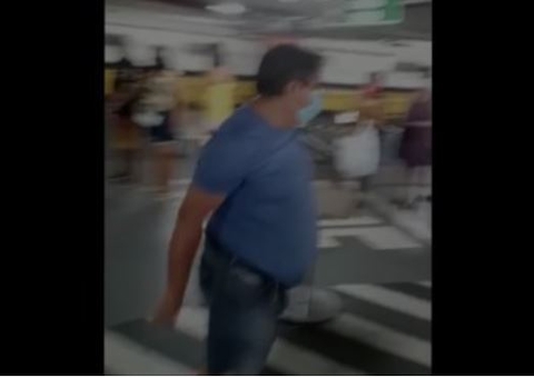 Homem descobre que sua idade não estava liberada para vacinação e soca enfermeiro