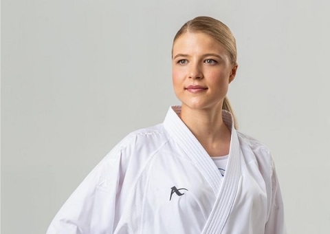 Atleta russa do caratê se despede de Tóquio após testar positivo para Covid