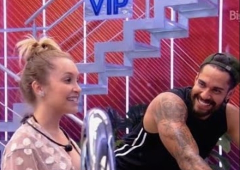 Carla Diaz e Arcrebino trocam indiretas e fãs piram: ‘shippo’ 
