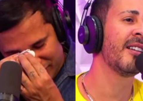 Após separação, Carlinhos Maia e Lucas Guimarães choram e trocam selinho no Podcats