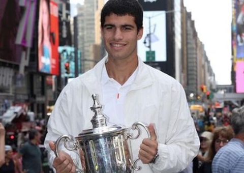 Carlos Alcaraz, nº 1 do mundo, é o tenista que mais ganhou dinheiro em 2022