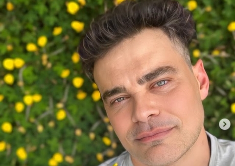 Casado, Carmo Dalla Vecchia se declara ao ex-marido: "Nunca nos separamos"