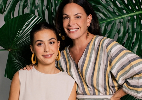 Filha de Carolina Ferraz se casa com herdeiro de indianos 