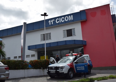 Polícia procura dupla que roubou casa e ameaçou estuprar moradora no Aleixo