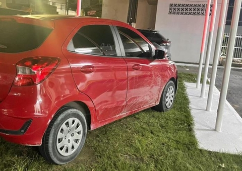 Casal é detido em carro supostamente usado em morte de irmãos em Manaus