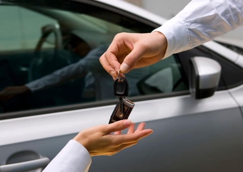 Prefeitura de Parintins paga mais de R$ 250 mil por locação de veículos