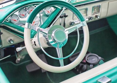 Encontro de Relíquias reúne carros antigos, atrações musicais e praça de alimentação no CSU