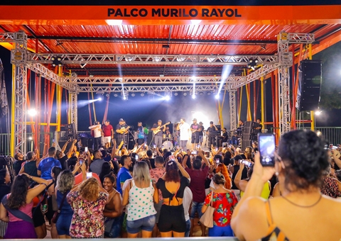 Arlindo Neto e Klinger Jr. realizam show na Casa de Praia neste domingo