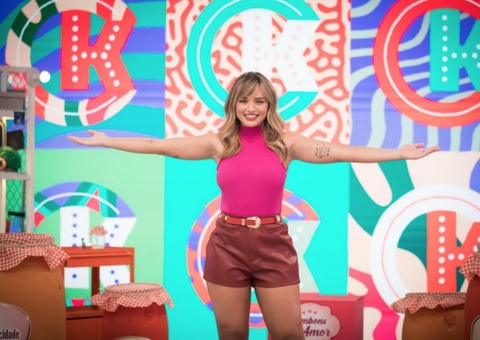 Rafa Kalimann estreia programa e cenário é comparado ao de Maísa