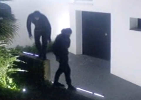 Encapuzados, homens invadem casa de Messi na Espanha