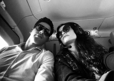 Alinne Moraes posa com Cauã Reymond e brinca: ‘Na labuta com o ex’