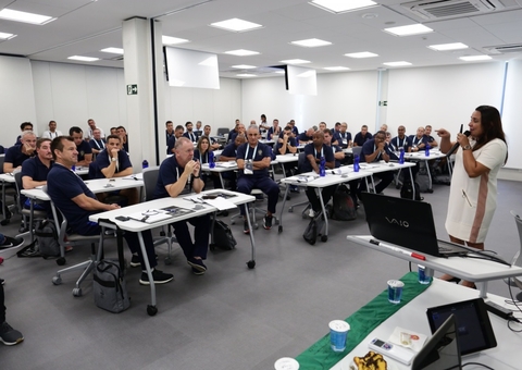 Fifa busca treinadores licenciados pela CBF para programa inédito