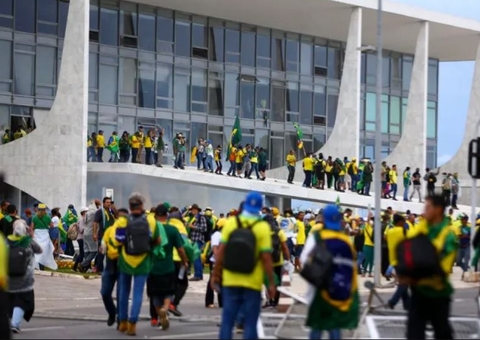 Mulher suspeita de financiar ataque em Brasília é presa pela PF
