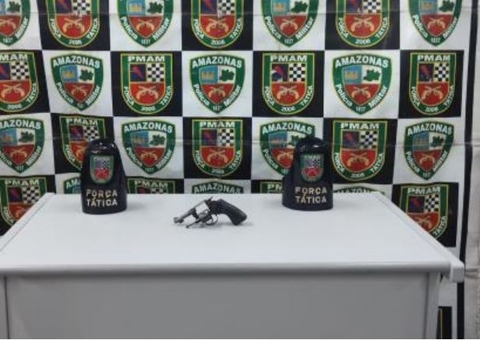 Armado na frente de casa de shows, homem foge da polícia no Tarumã