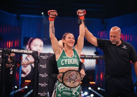 Cris Cyborg nocauteia Leslie Smith e mantém cinturão no Bellator 259