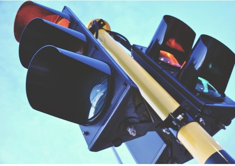 Semáforo será instalado em frente ao Hospital Delphina Aziz para reduzir riscos de atropelamento