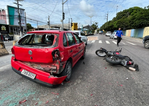 Motociclista fica gravemente ferido em acidente na Av. Cosme Ferreira