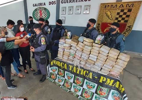 Polícia prende dupla com 100 quilos de drogas após troca de tiros em Manaus