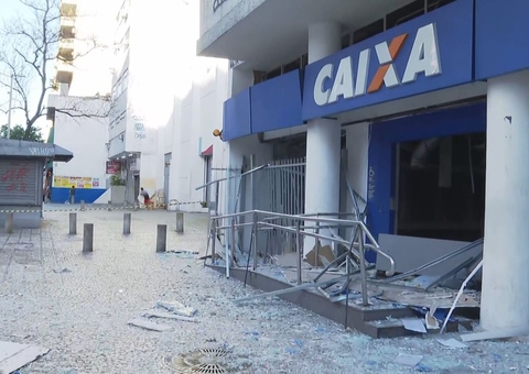 Criminosos explodem agência da Caixa Econômica Federal 