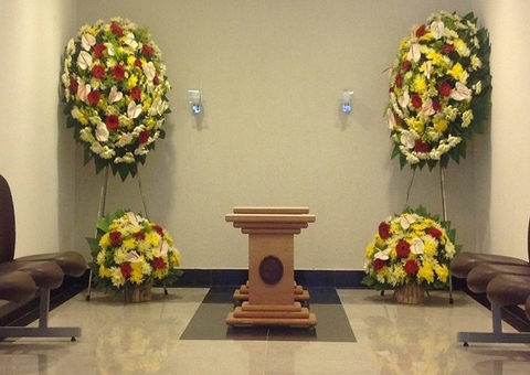 Hospital e funerária terão que indenizar família após troca de corpos em velório