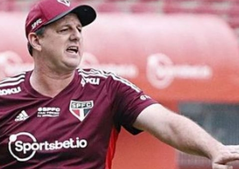 Ceni diz por que Luciano perdeu disputa no ataque: 'escolha se mostrou boa'