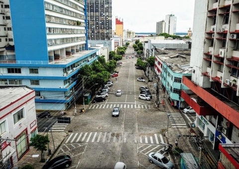 Com marcas de agressão, corpo de homem é jogado no Centro de Manaus