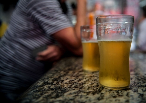 Jovens do Japão estão bebendo menos álcool, e governo está preocupado