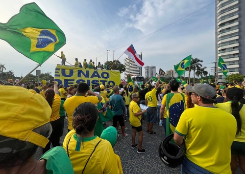 Apoiadores de Bolsonaro se reúnem na Ponta Negra e pedem por anistia e 'Fora Moraes'