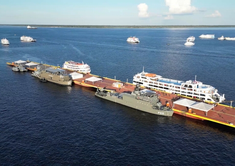 Barcos com destino a Parintins são vistoriados durante operação da Marinha