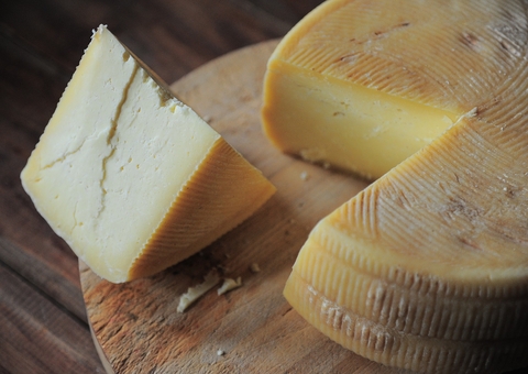 Esses quatro alimentos podem estar sendo a causa de sua dor de cabeça 